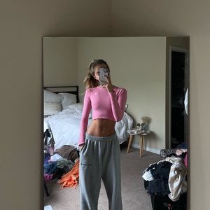 Pink Gymshark Cropped Long Sleeve Workout Top 🌸